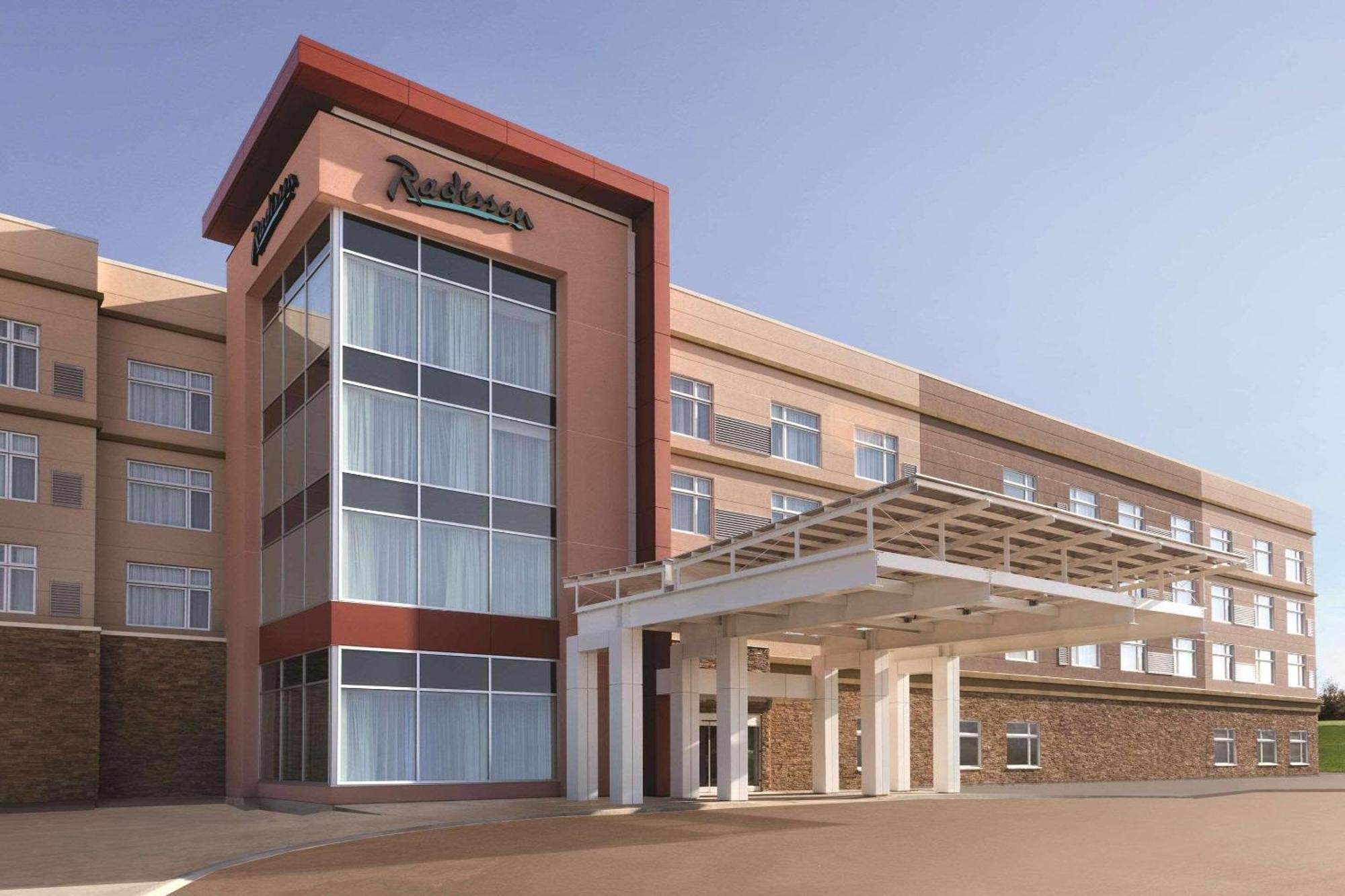 Radisson Kingswood Hotel & Suites, Fredericton Exterior photo